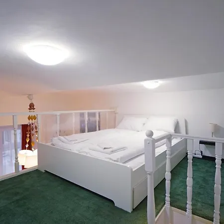 V27 Vadasz Apartmán *