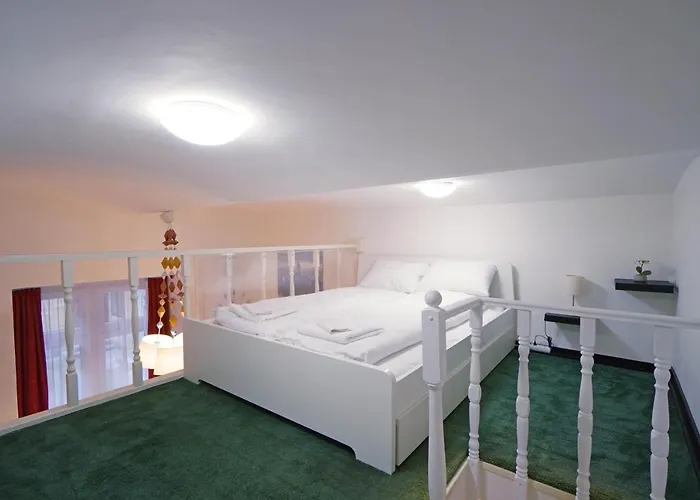 V27 Vadasz Apartament *